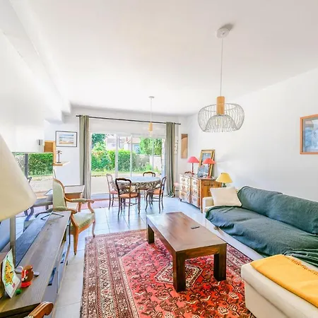 2 Bedroom Lovely In Apartment *