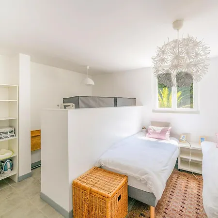 Apartment 2 Bedroom Lovely In *