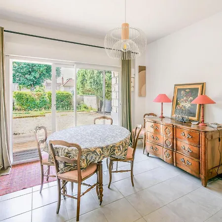 2 Bedroom Lovely In Apartment Poitiers