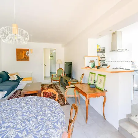 Apartment 2 Bedroom Lovely In Poitiers