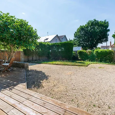 Apartment 2 Bedroom Lovely In