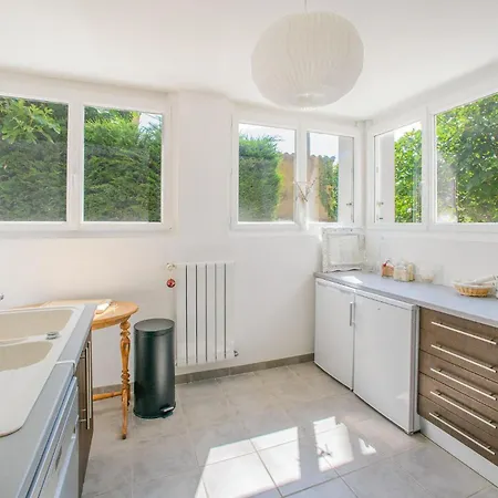 2 Bedroom Lovely In Apartment Poitiers
